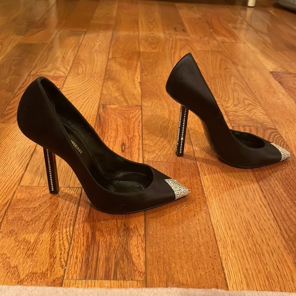 Saint Laurent embellished satin pump - Picture 8 of 13